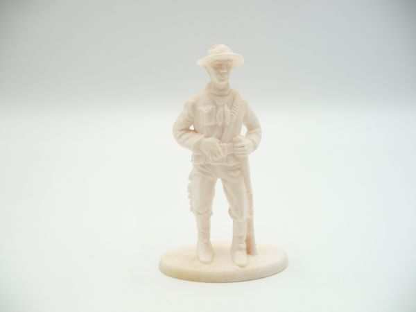 Linde Trapper standing, rifle sideways, white