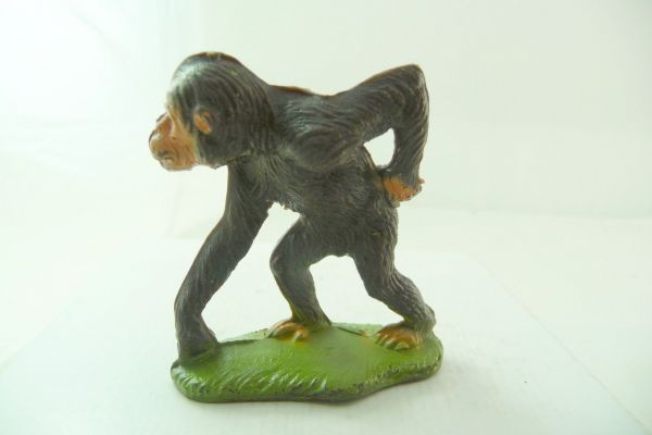 VEB Plaho Chimpanzee walking