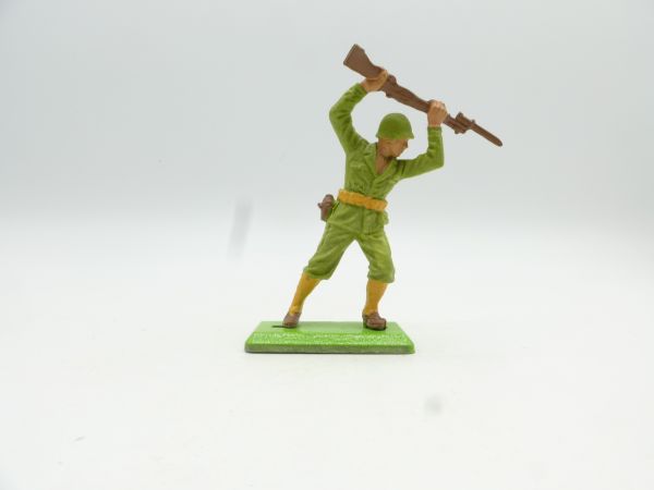 Britains Deetail American 2nd version thrusting with bayonet